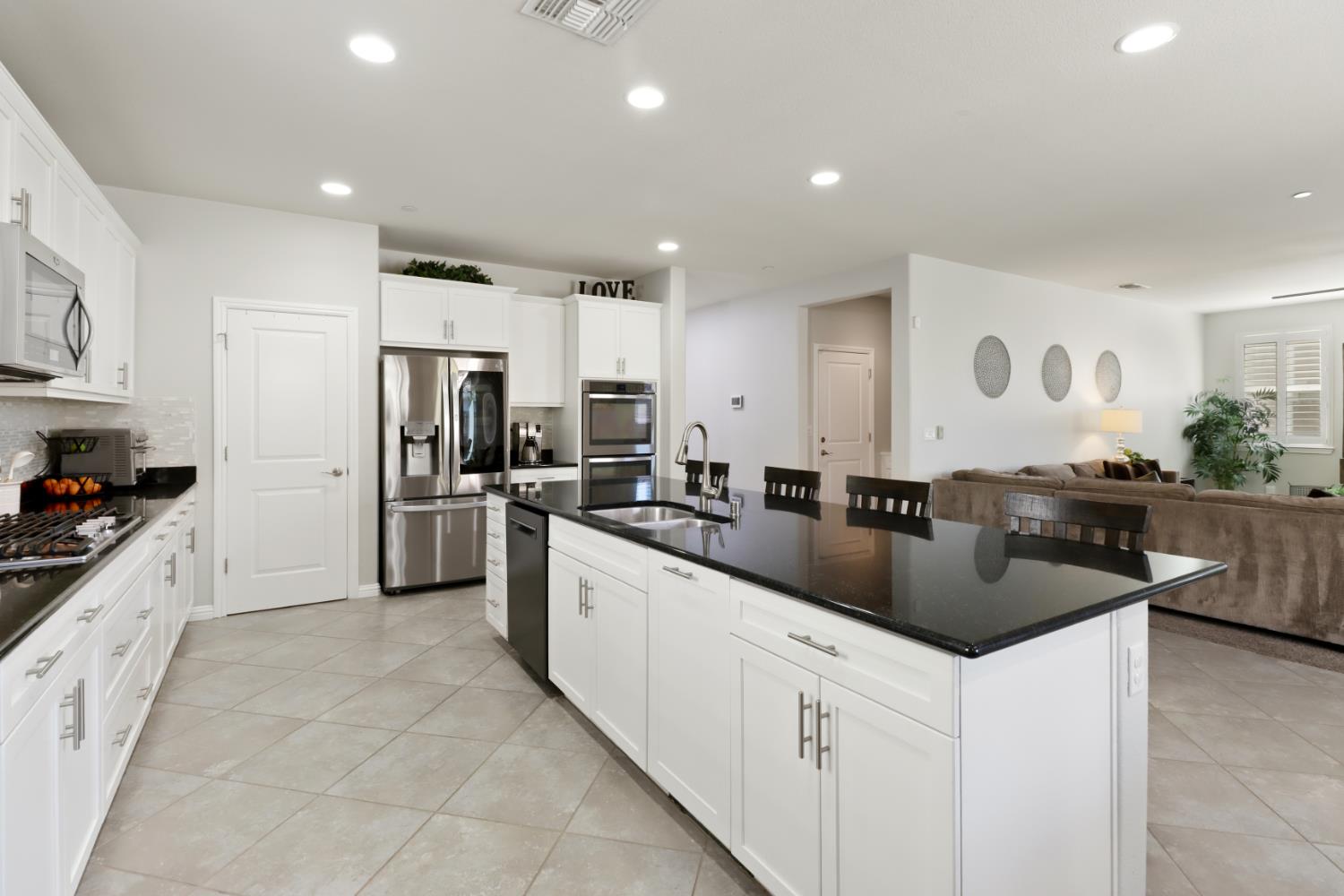 512 Alessandria Place