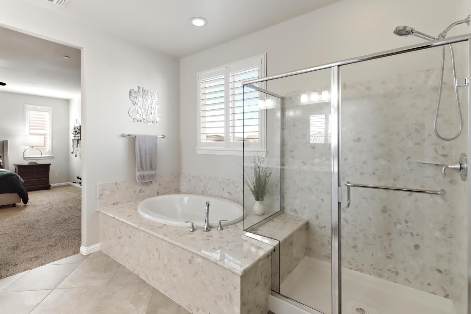 512 Alessandria Place