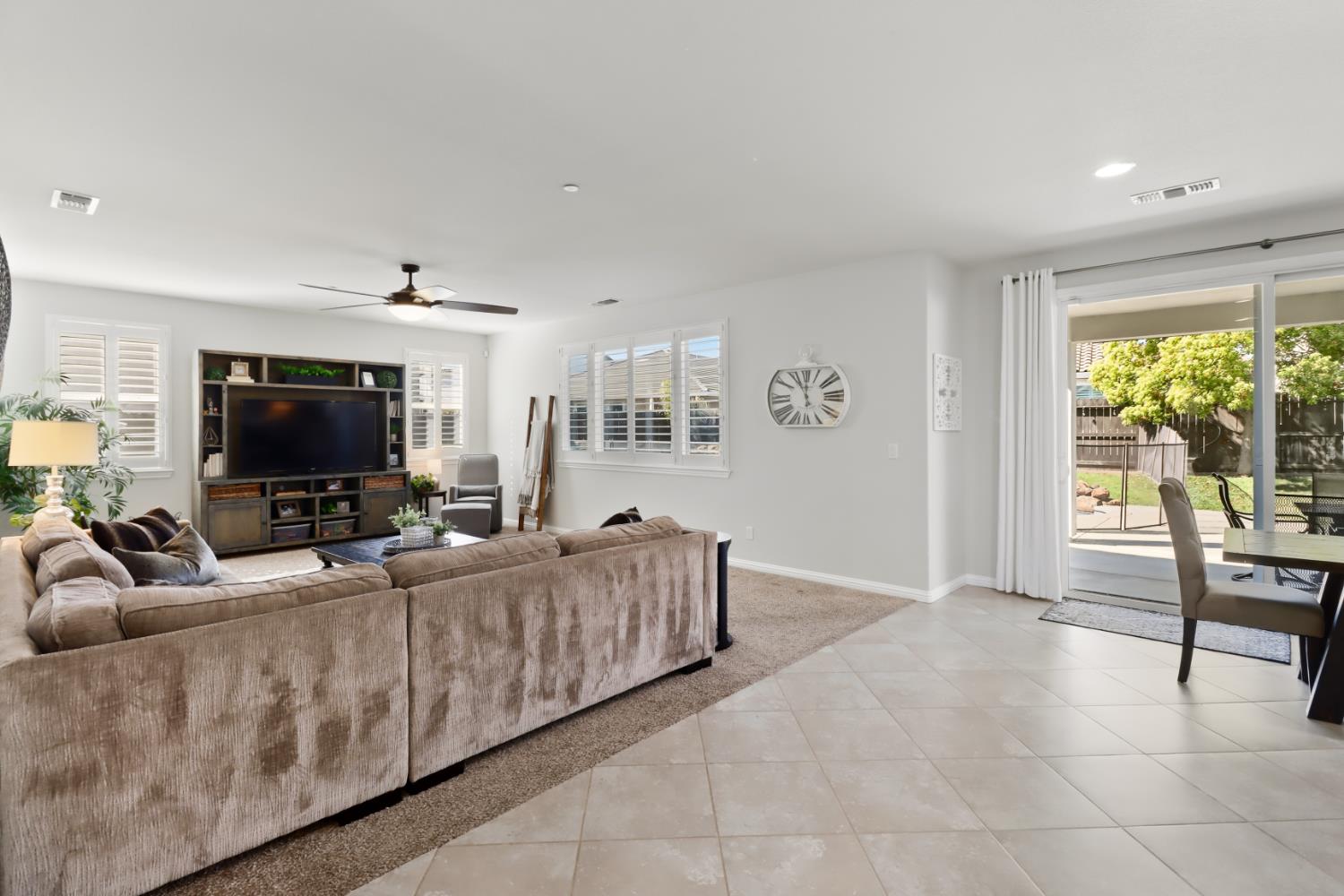 512 Alessandria Place