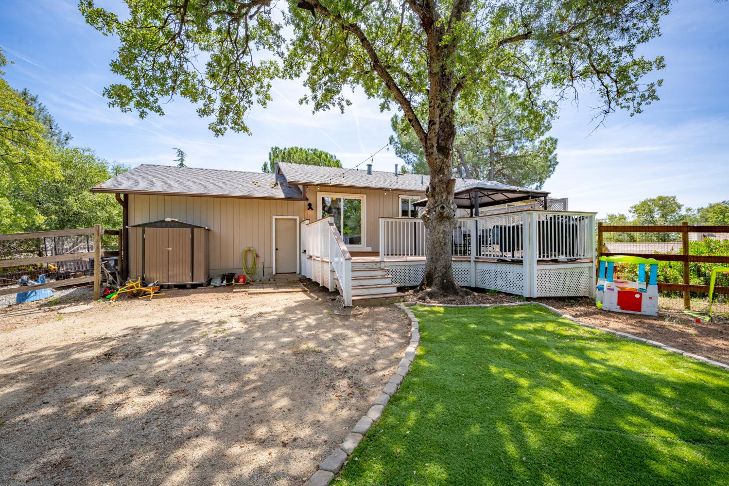 1511 Trading Post Court
