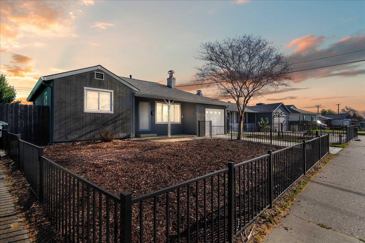 3721 Mcclellan Drive