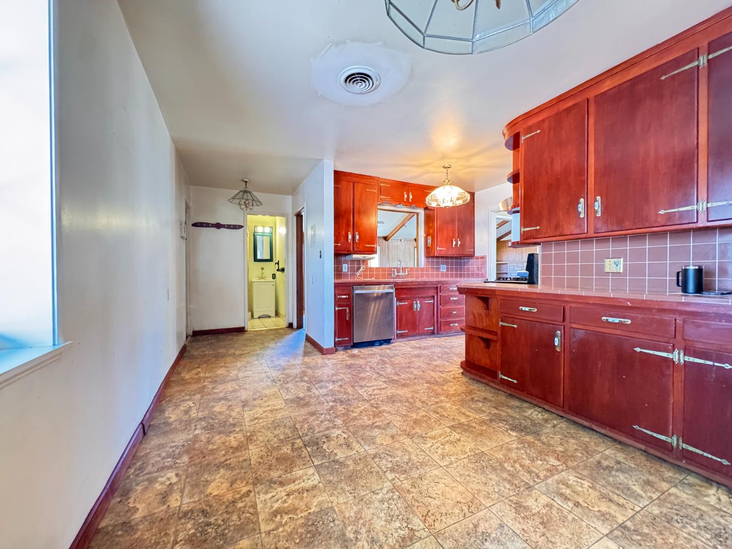 1422 Oakwood Drive