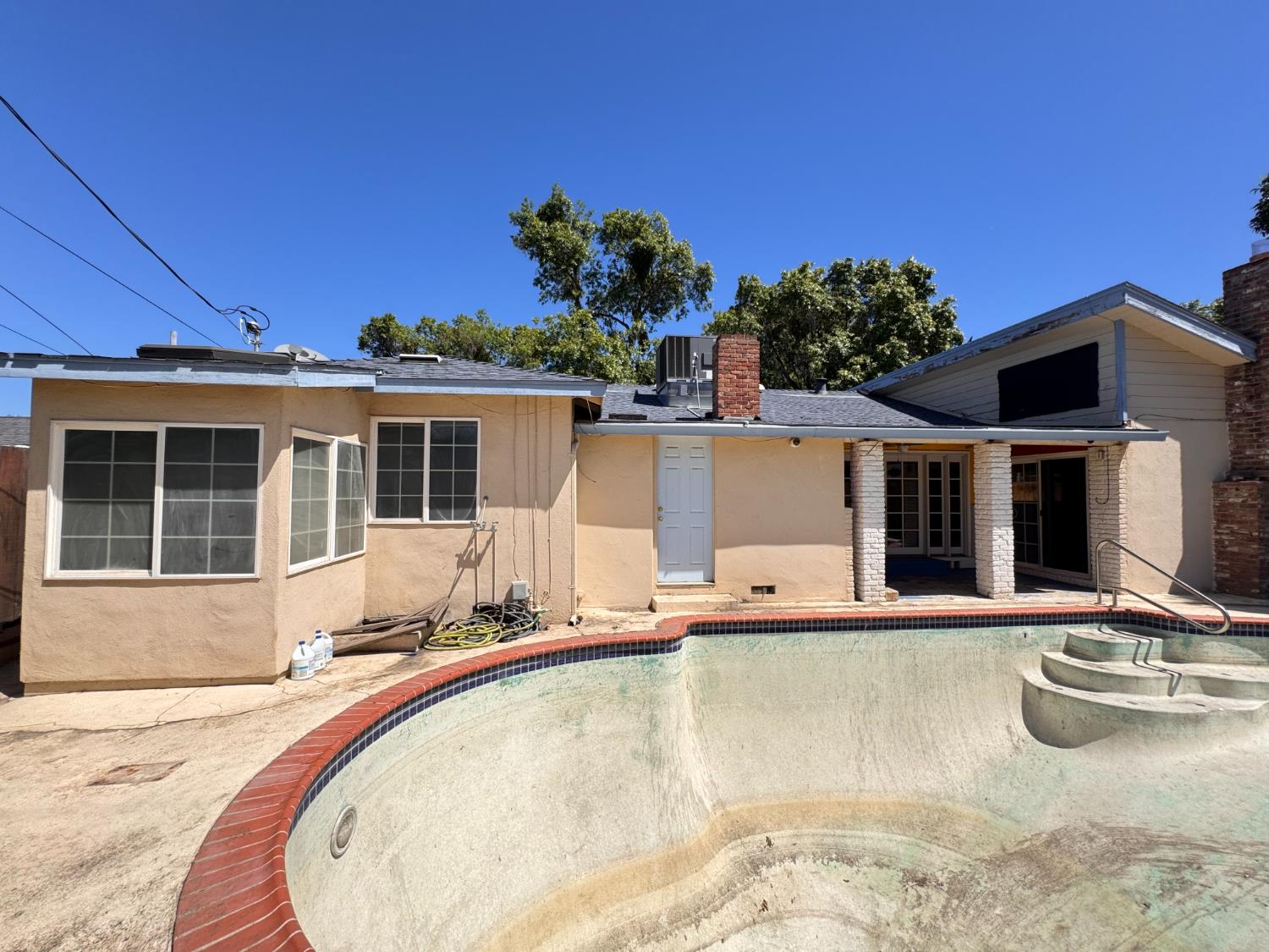 1422 Oakwood Drive