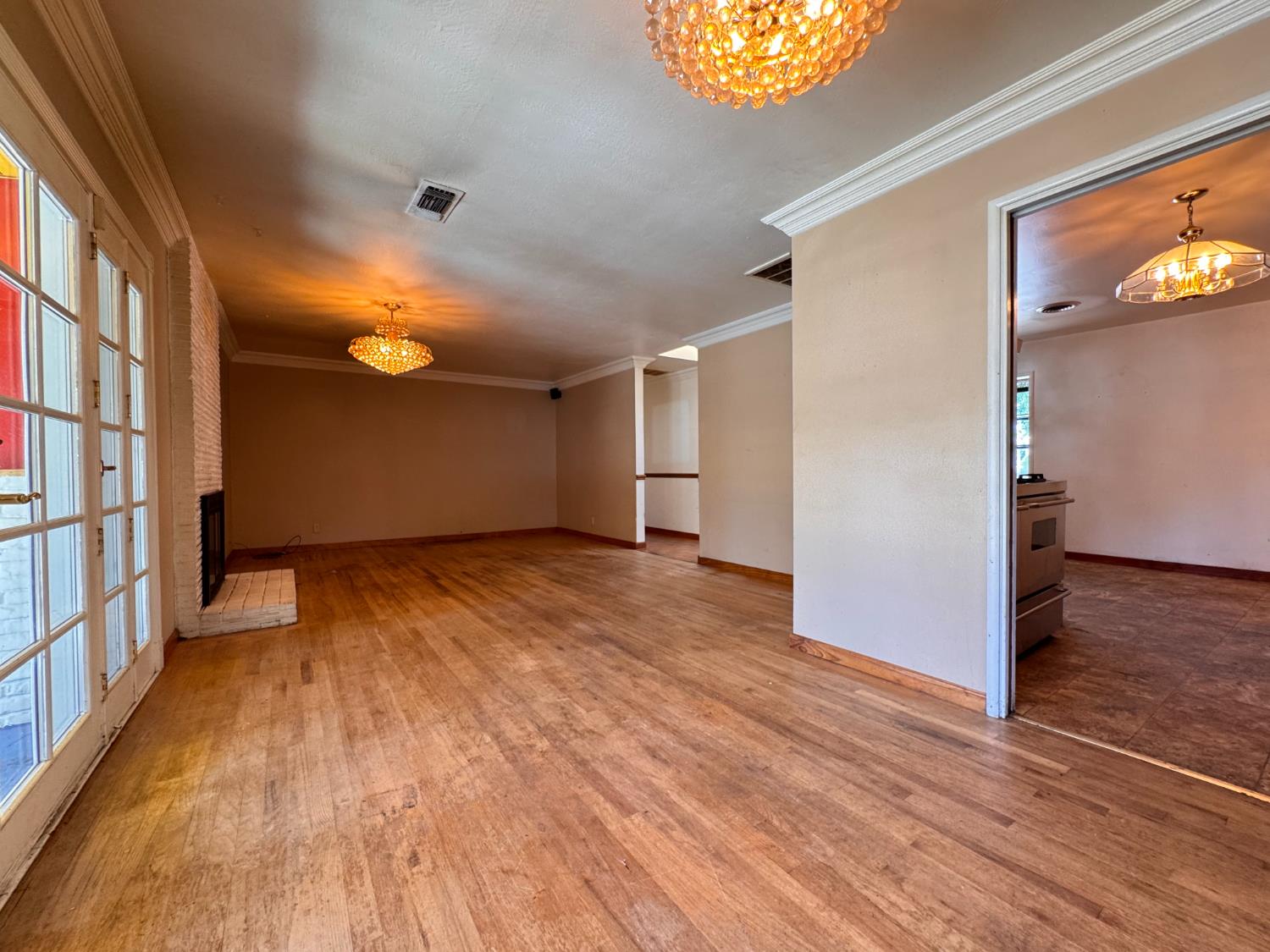 1422 Oakwood Drive