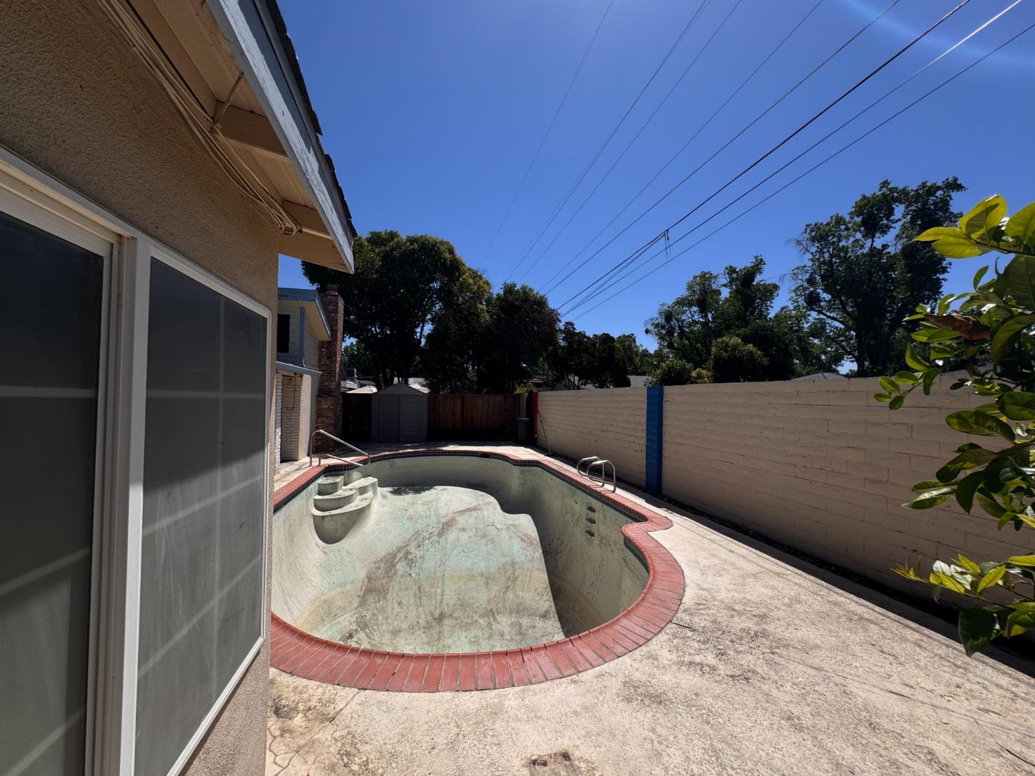 1422 Oakwood Drive