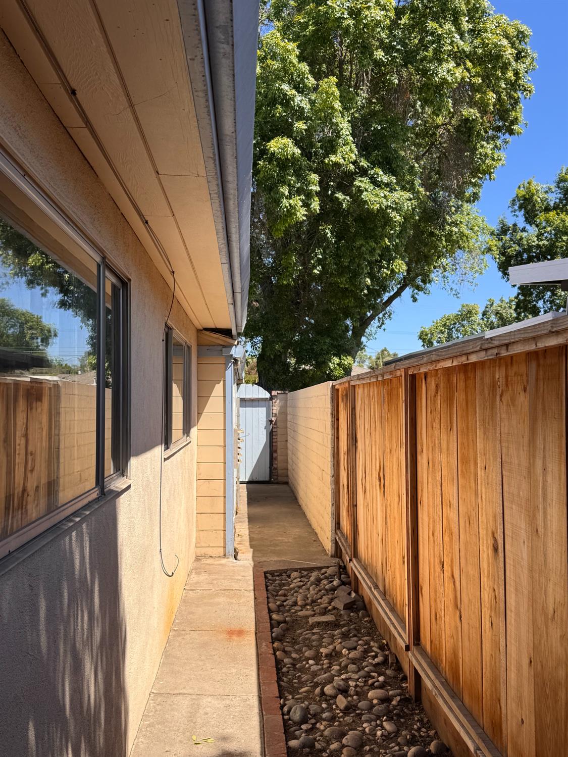 1422 Oakwood Drive