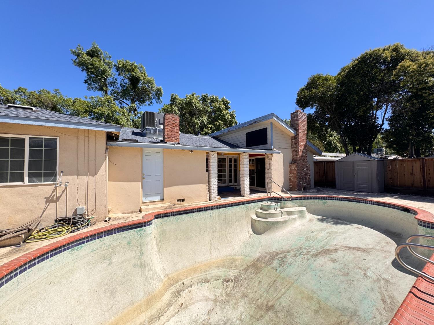 1422 Oakwood Drive