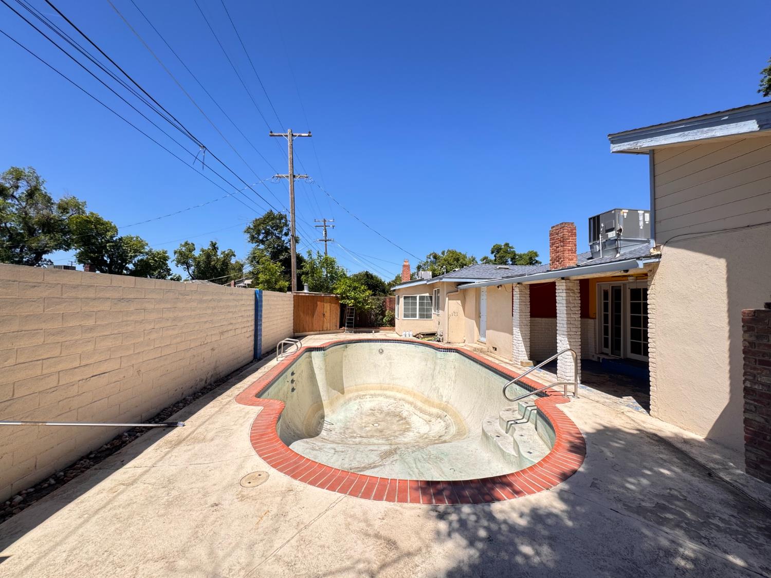 1422 Oakwood Drive
