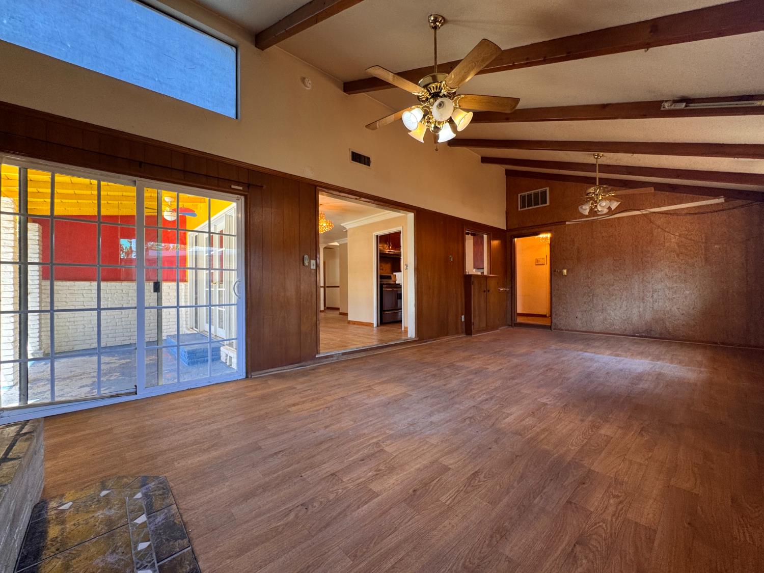 1422 Oakwood Drive