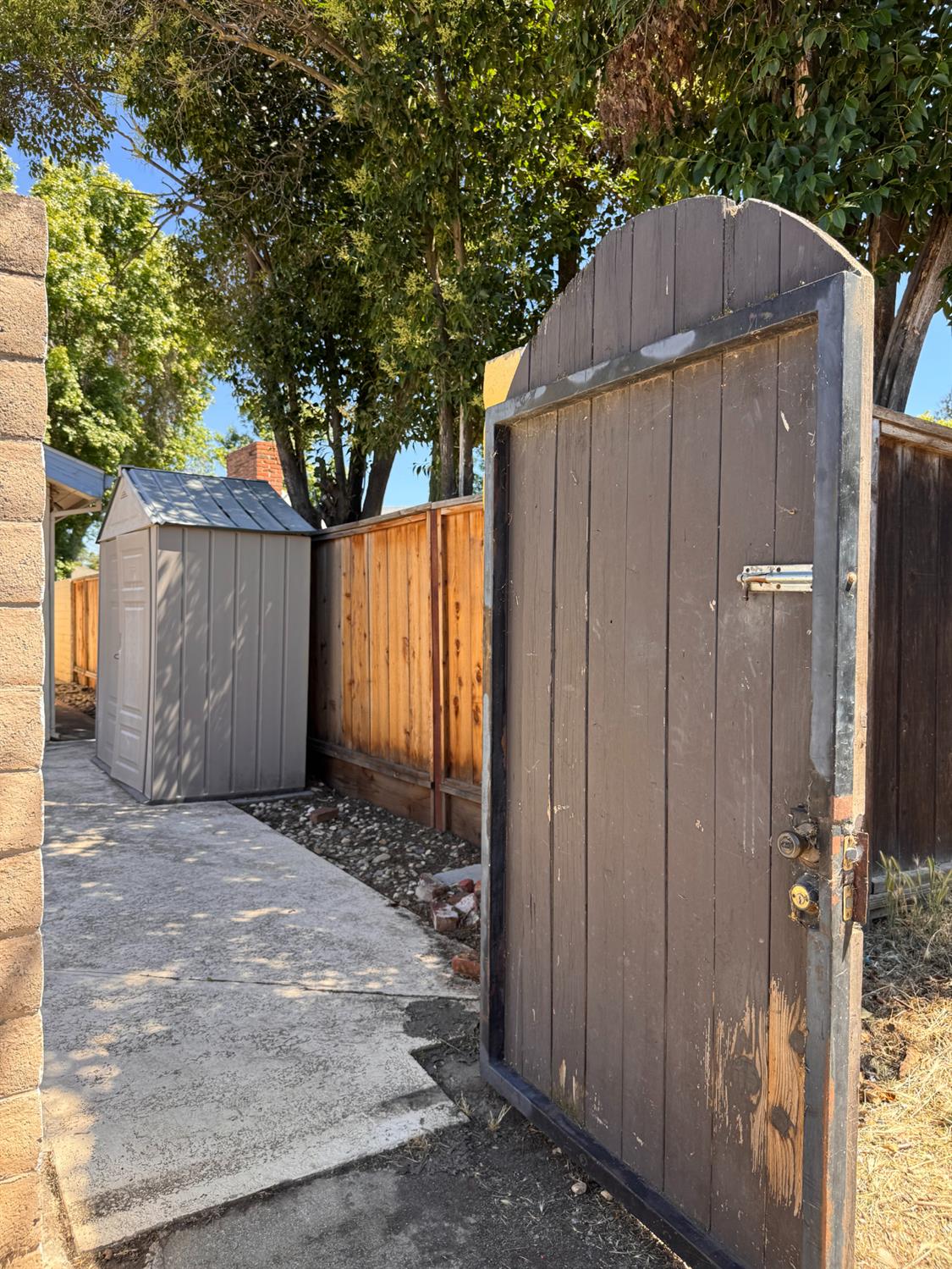 1422 Oakwood Drive