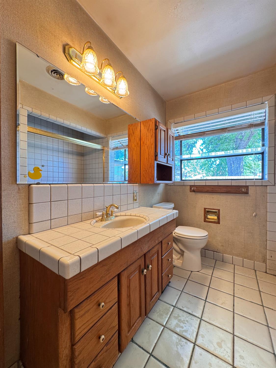 1422 Oakwood Drive