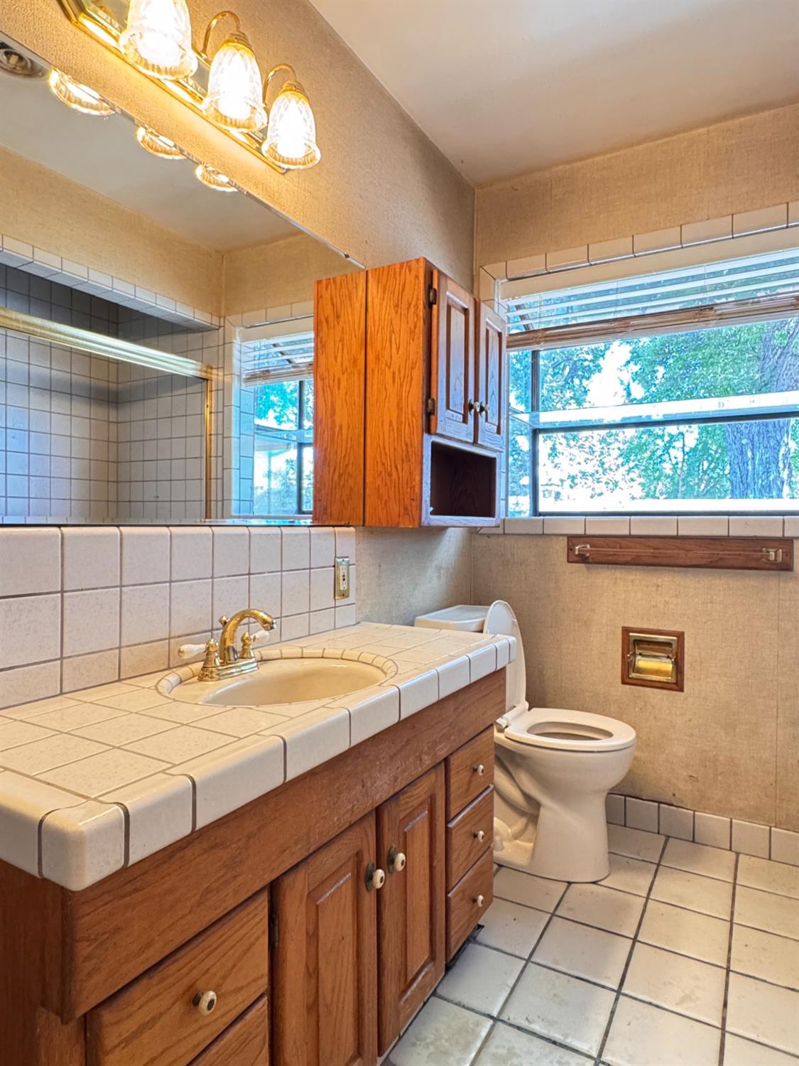 1422 Oakwood Drive