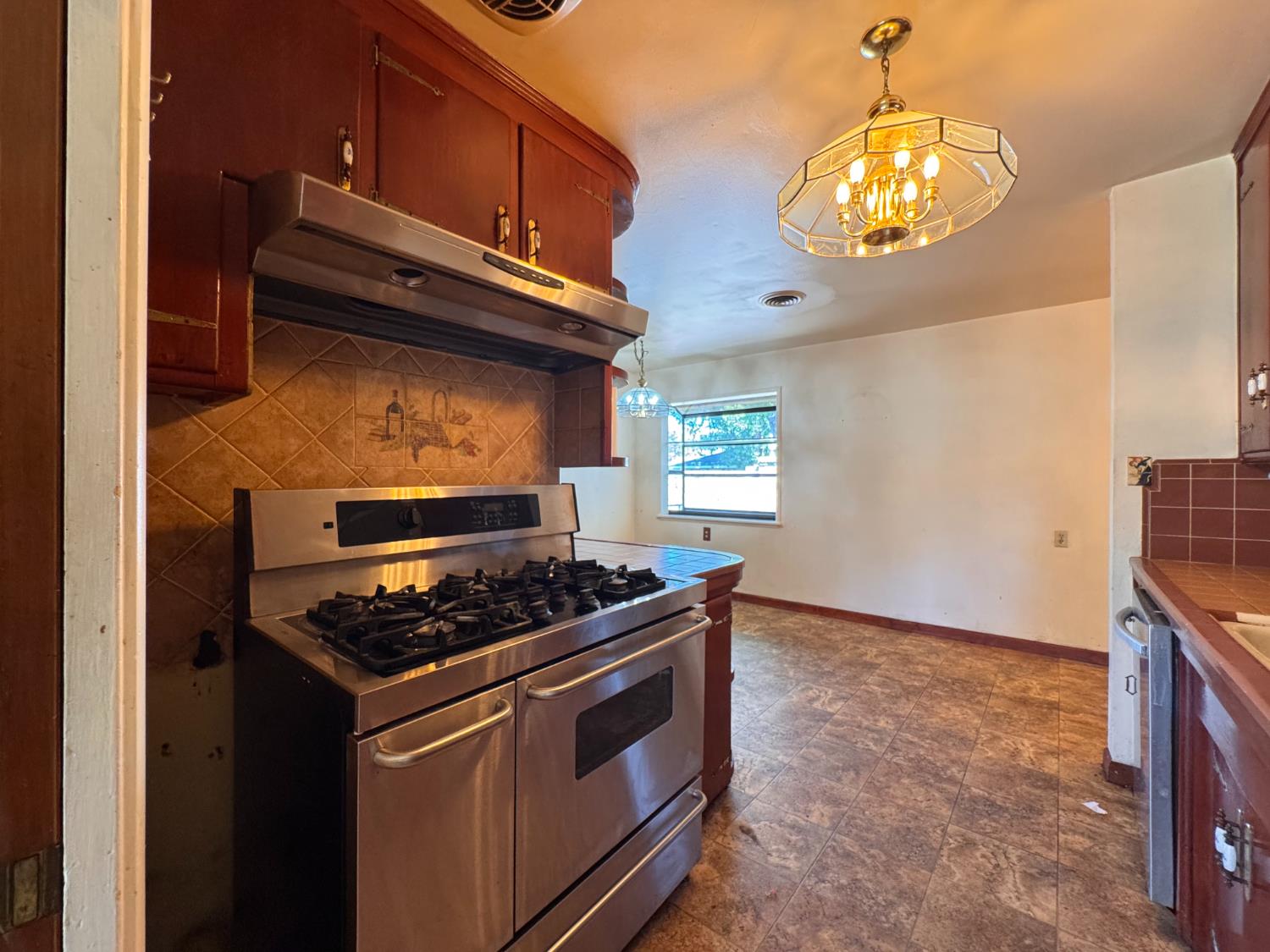 1422 Oakwood Drive