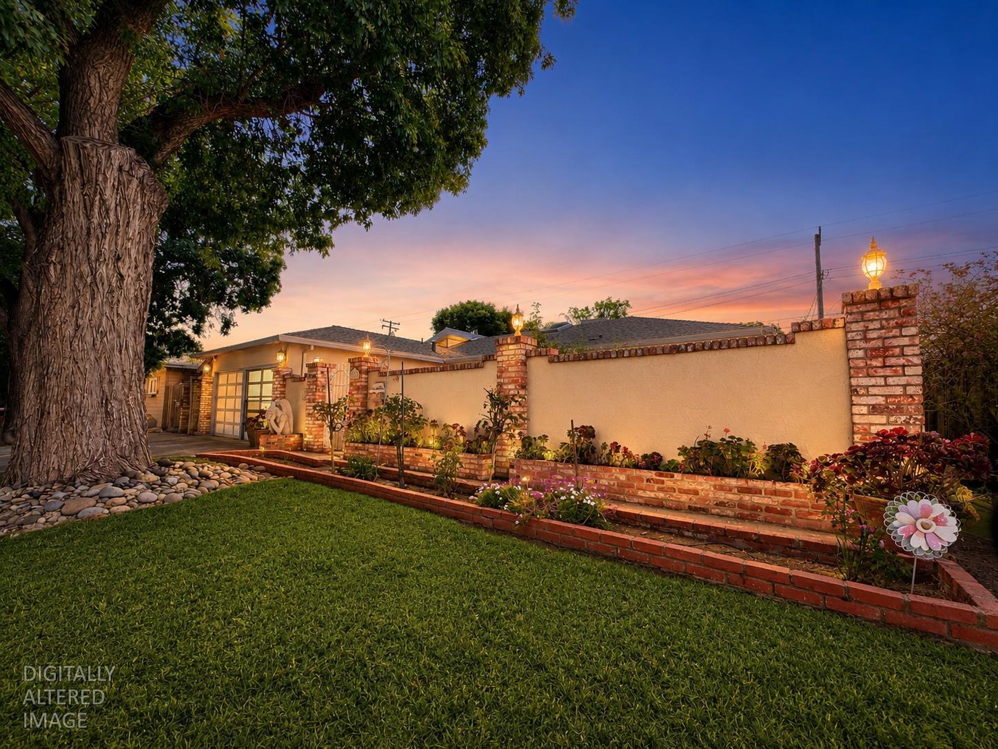 1422 Oakwood Drive