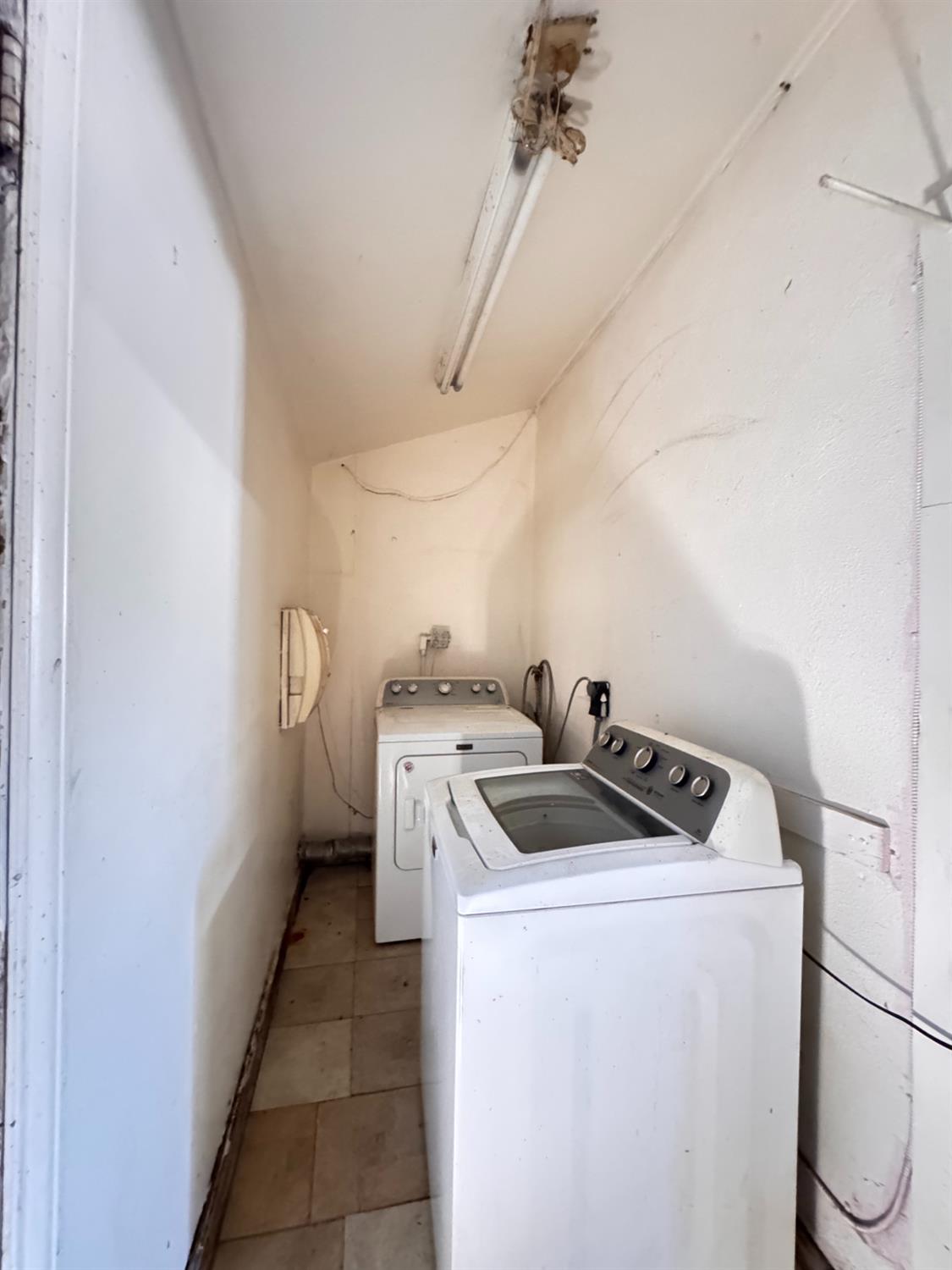 1422 Oakwood Drive