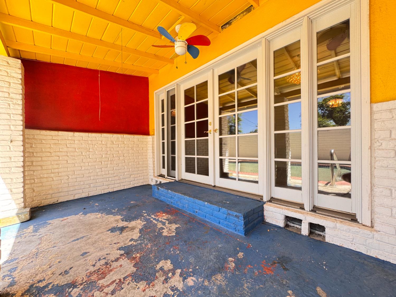 1422 Oakwood Drive