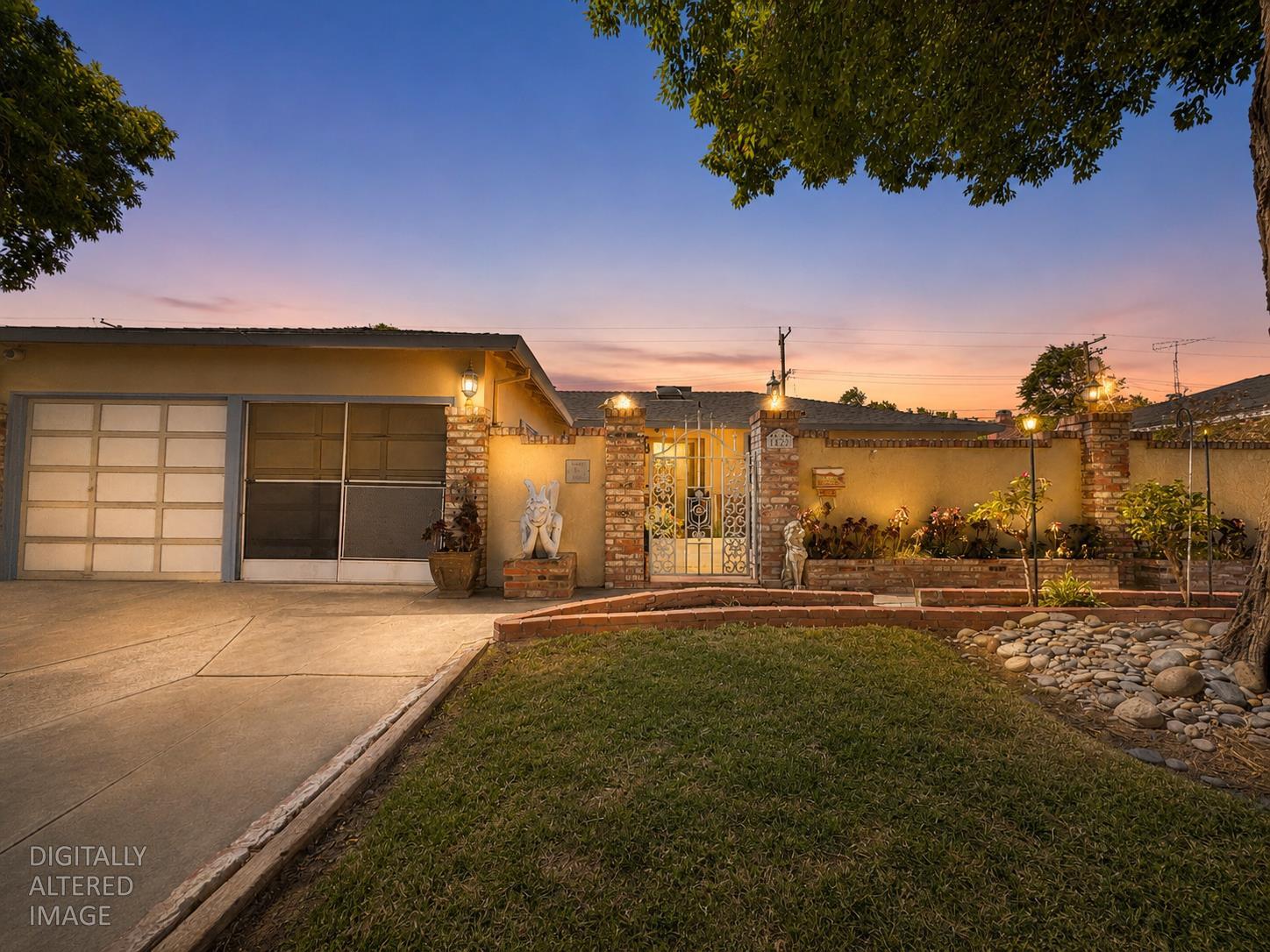 1422 Oakwood Drive