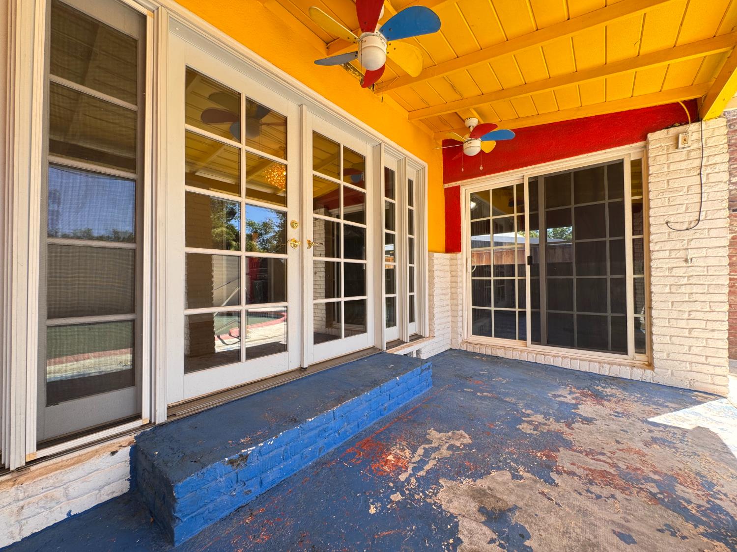 1422 Oakwood Drive