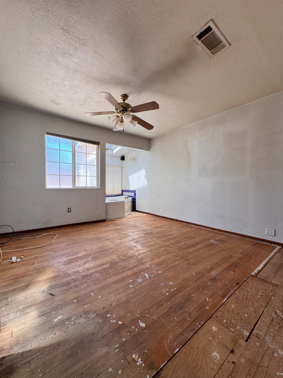 1422 Oakwood Drive