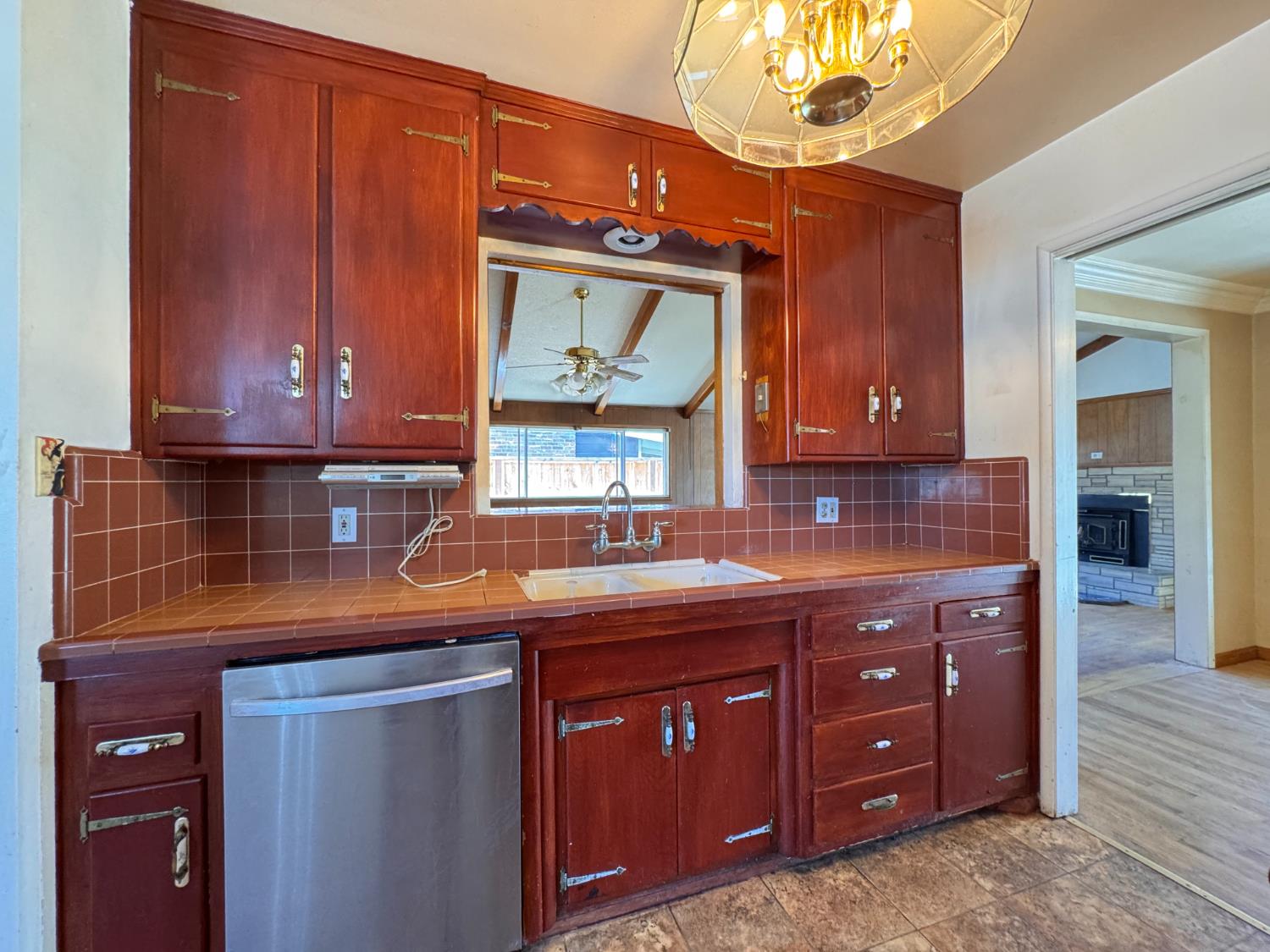 1422 Oakwood Drive