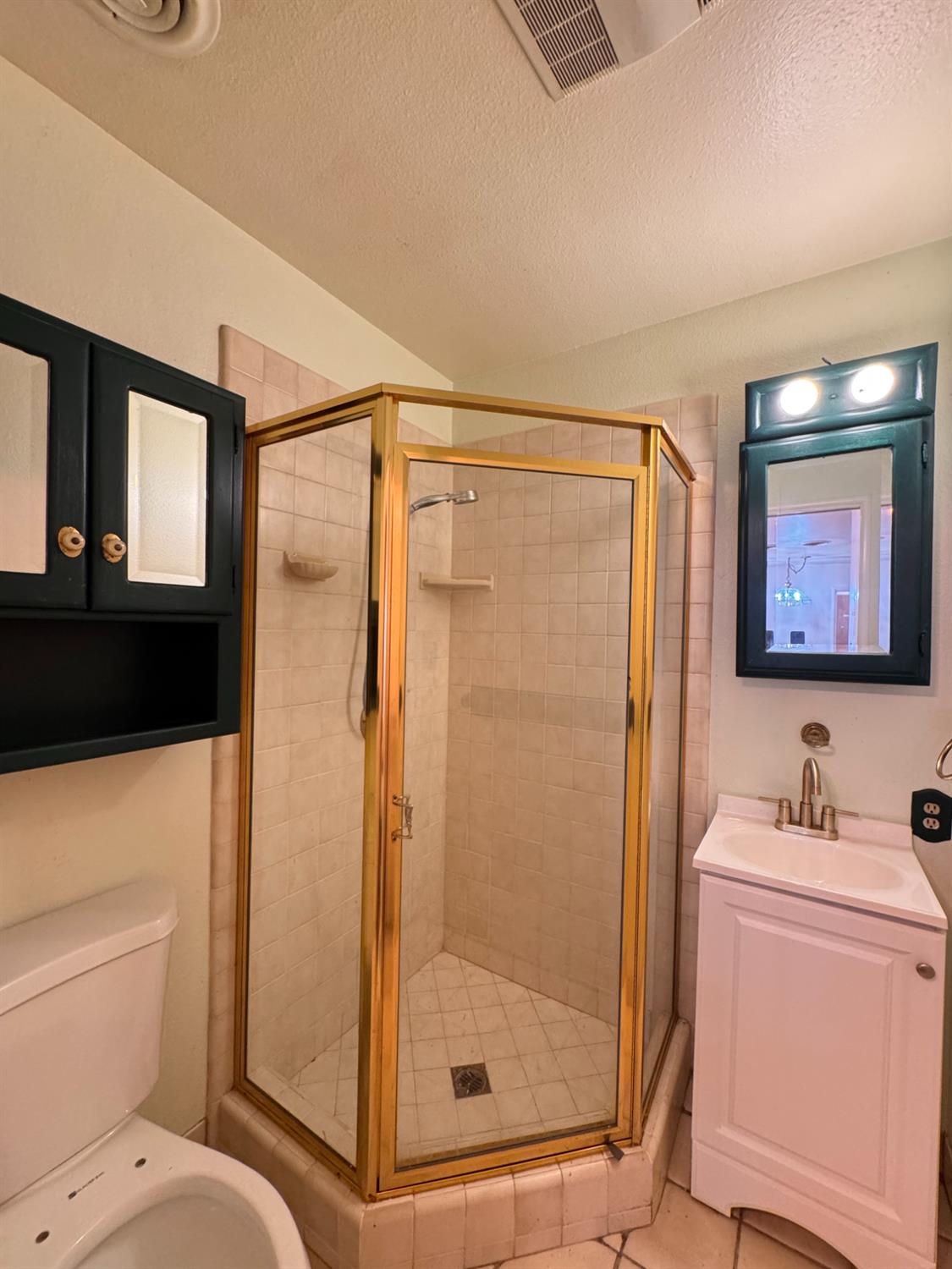 1422 Oakwood Drive