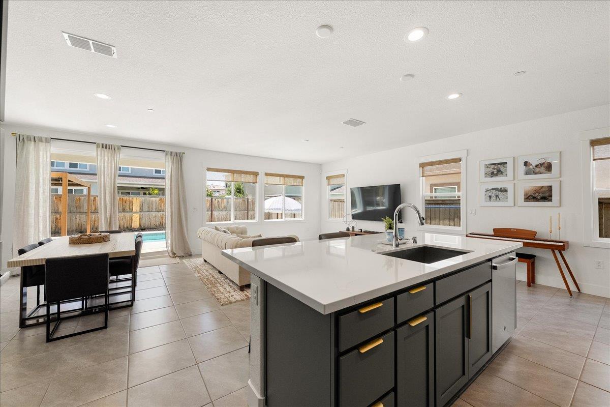 1861 Petite Verdot Lane