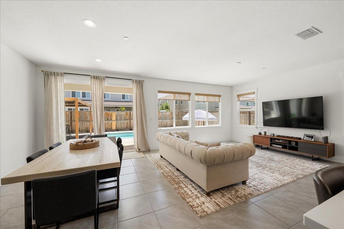 1861 Petite Verdot Lane
