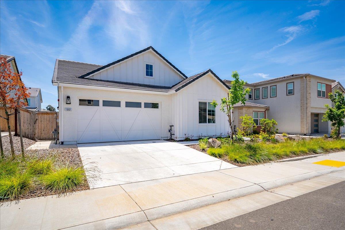 1861 Petite Verdot Lane