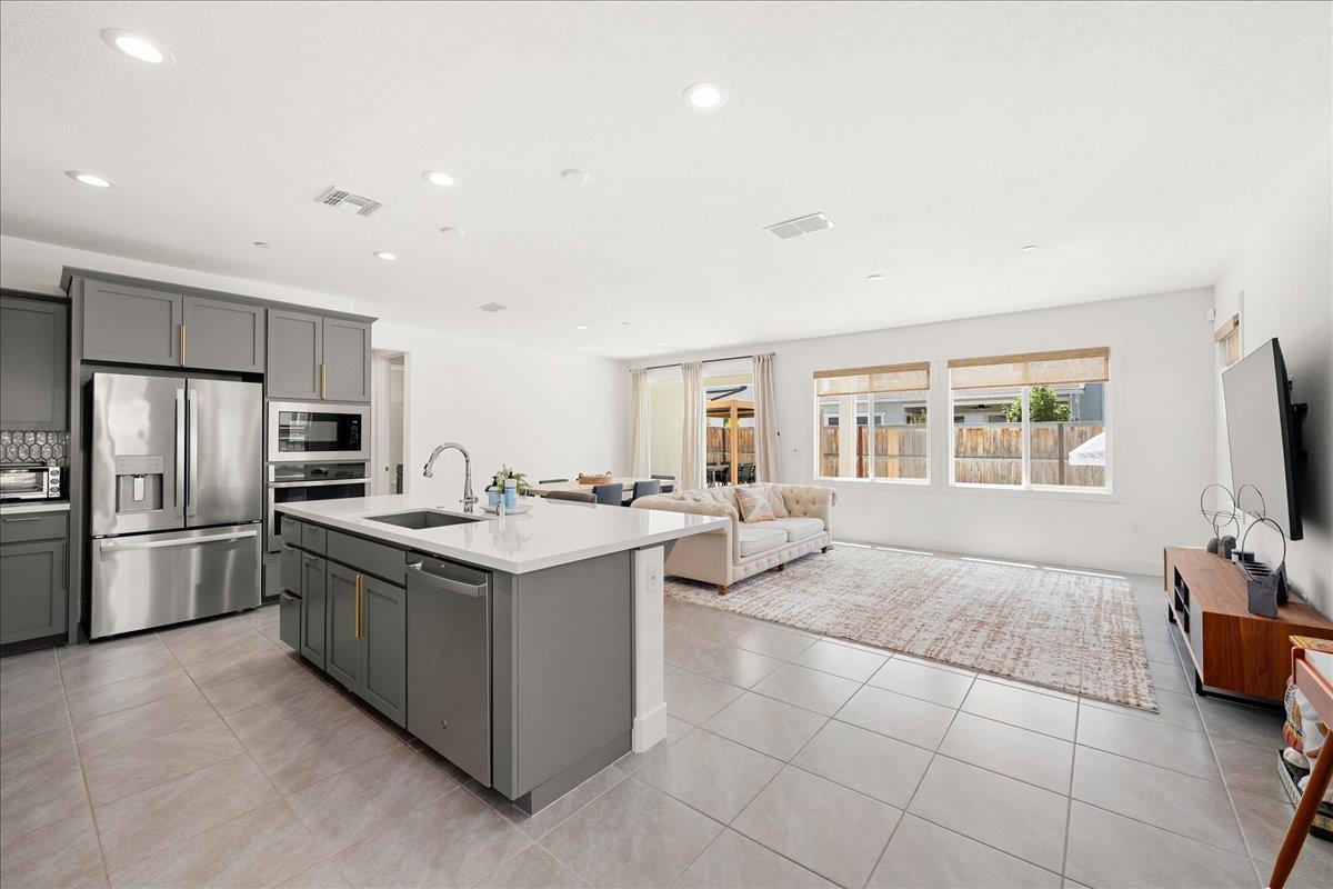 1861 Petite Verdot Lane