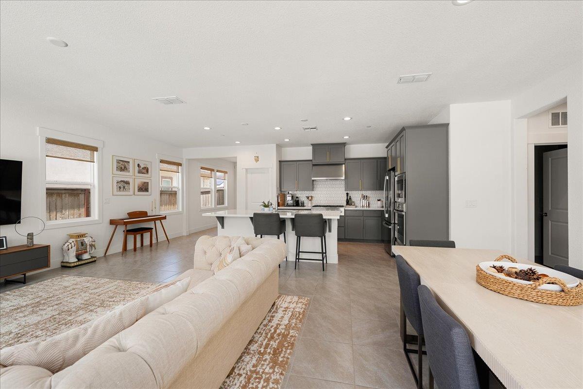 1861 Petite Verdot Lane