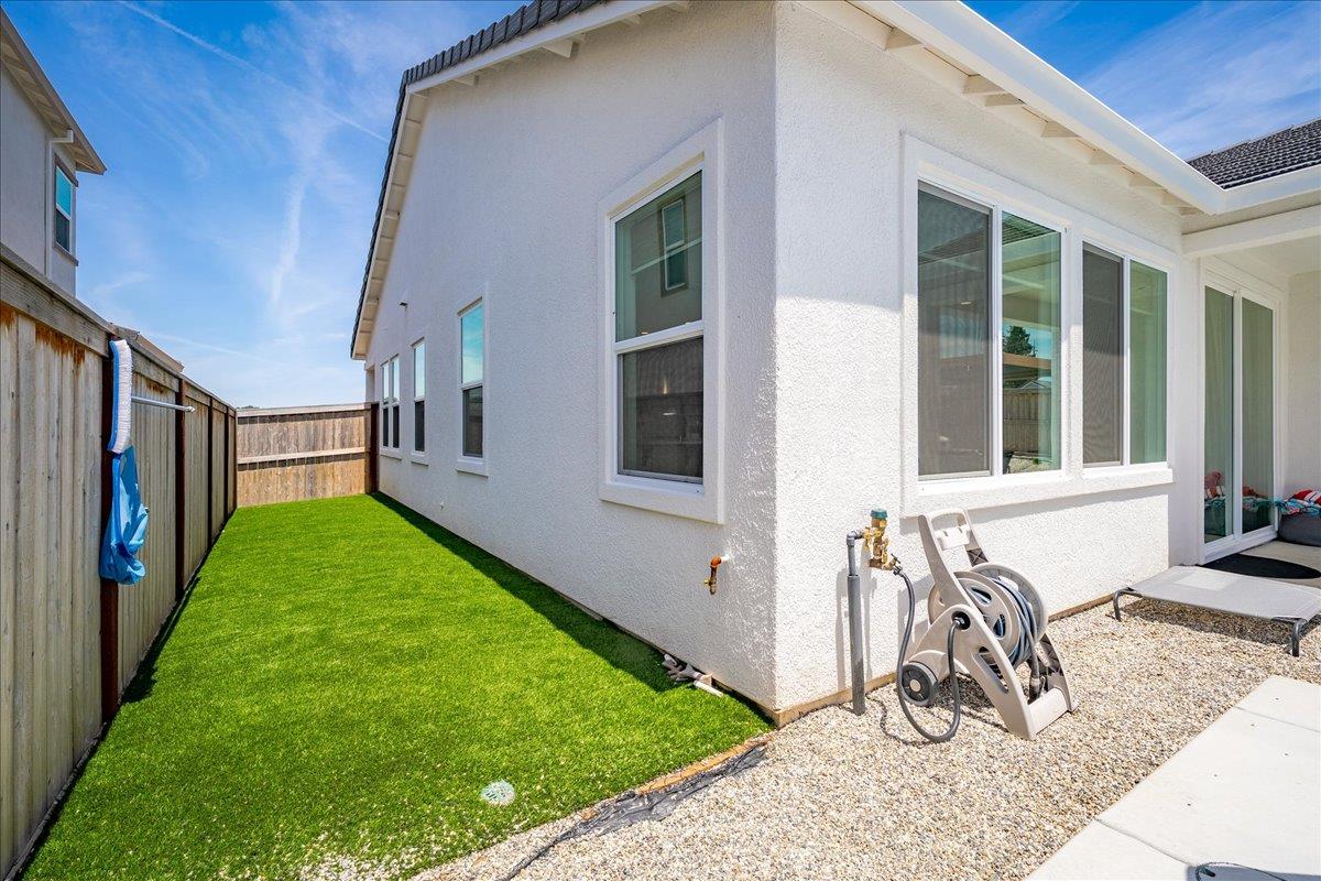 1861 Petite Verdot Lane