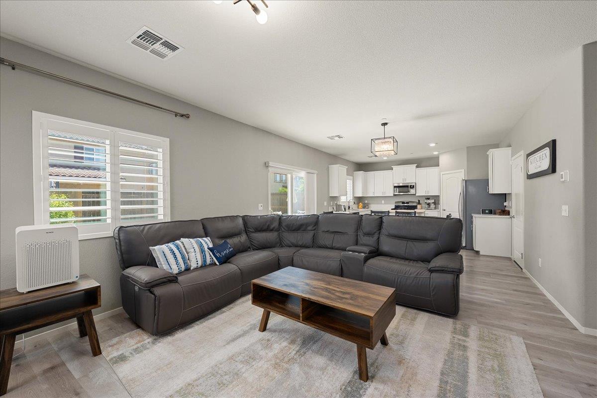 4040 Parkmoor Lane