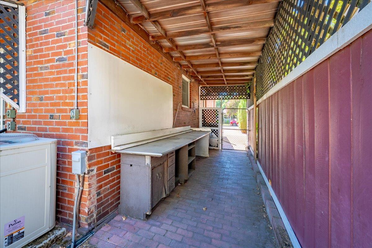 121 S Lincoln Street