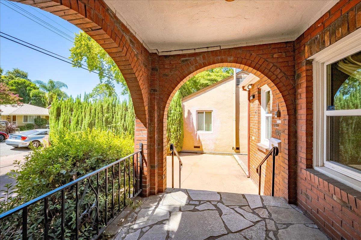 121 S Lincoln Street
