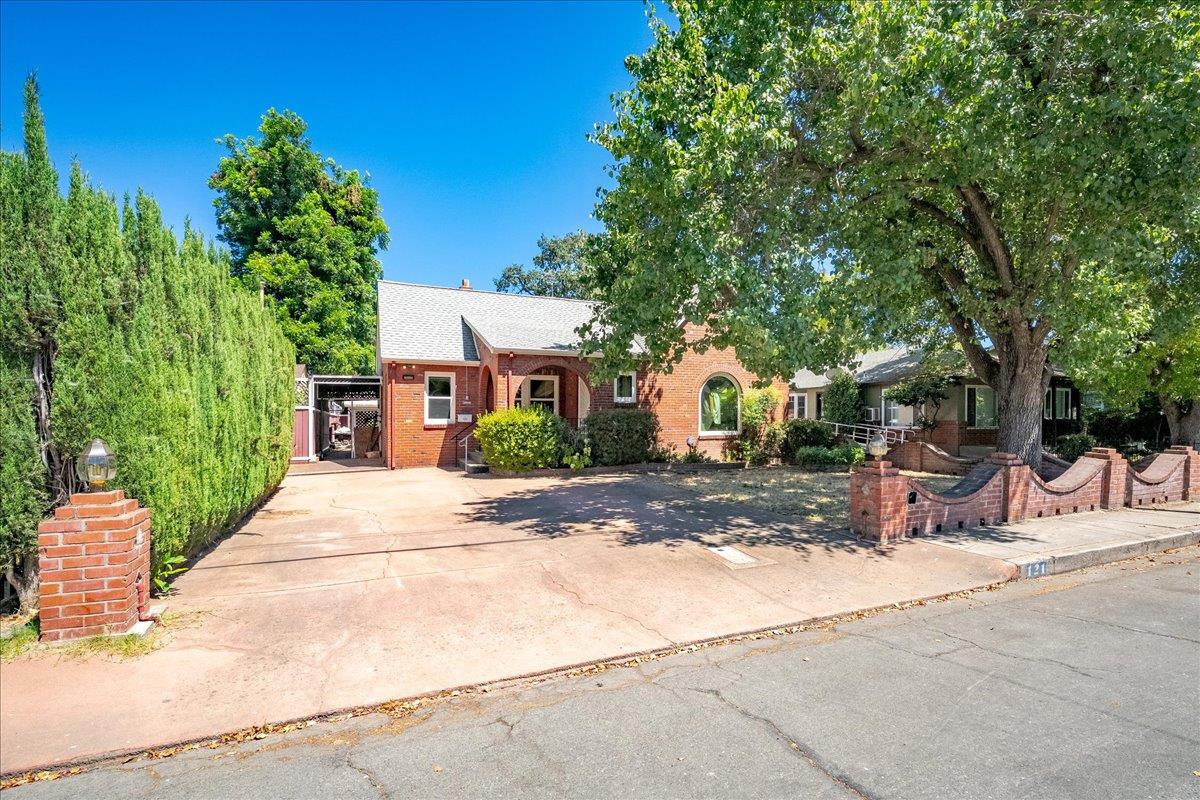 121 S Lincoln Street