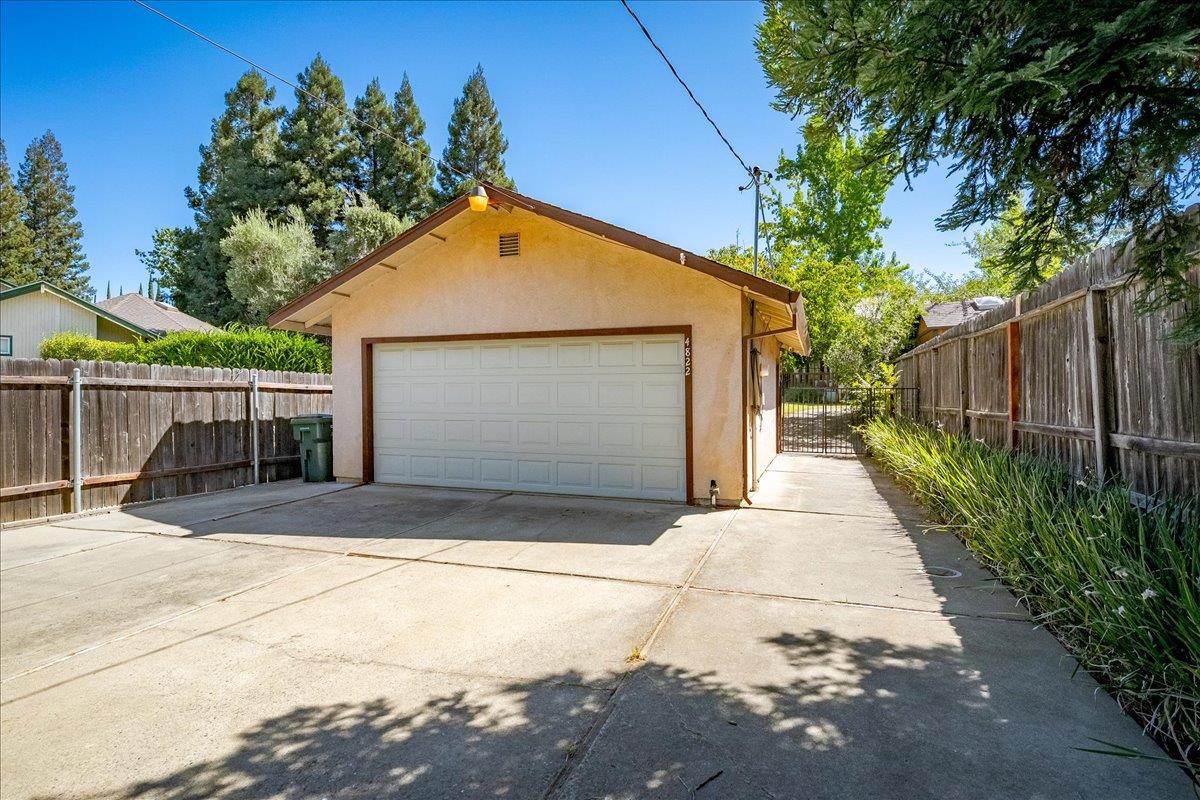 4822 Livoti Avenue