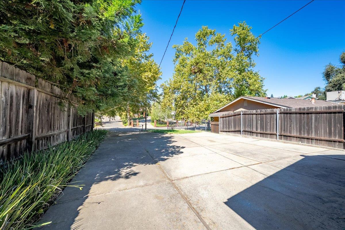 4822 Livoti Avenue