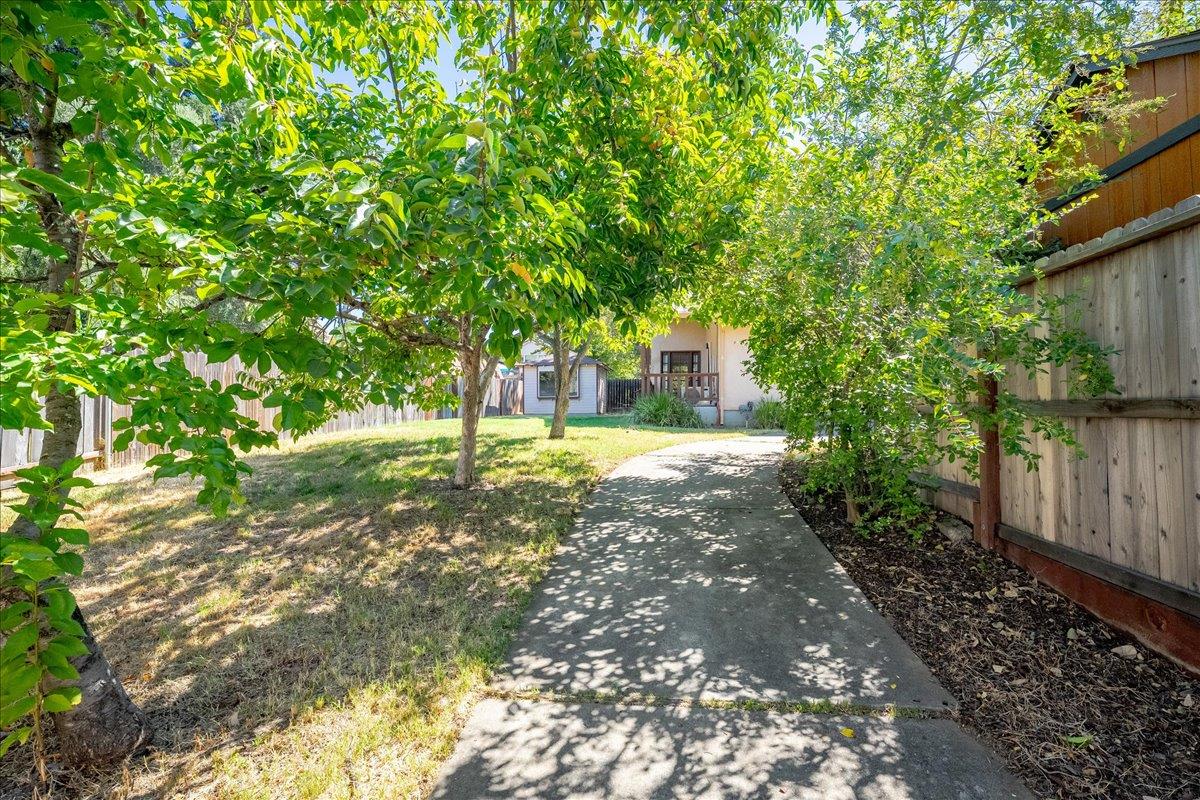 4822 Livoti Avenue