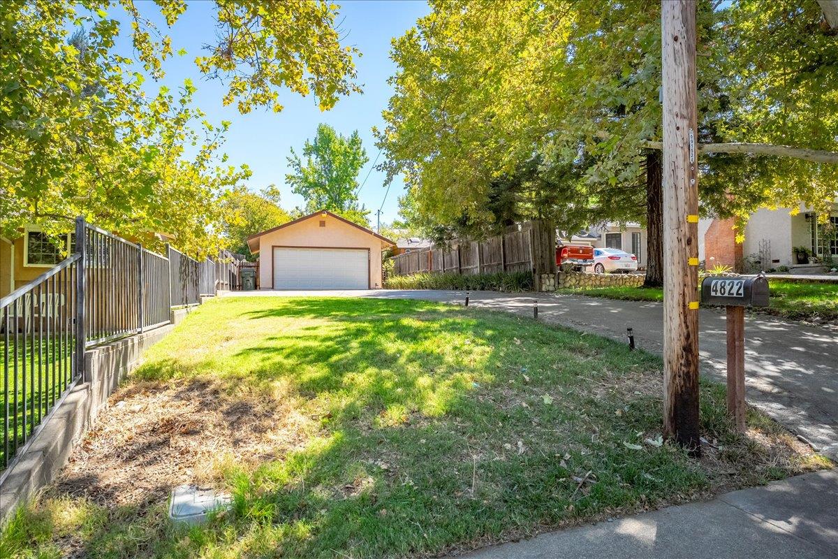 4822 Livoti Avenue