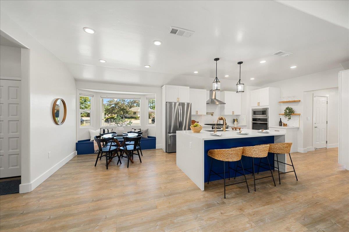 1228 El Encanto Way