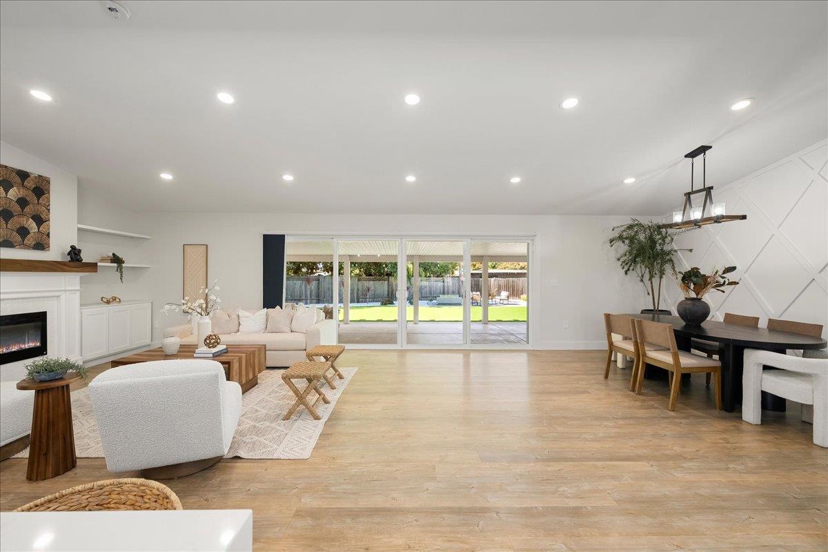 1228 El Encanto Way