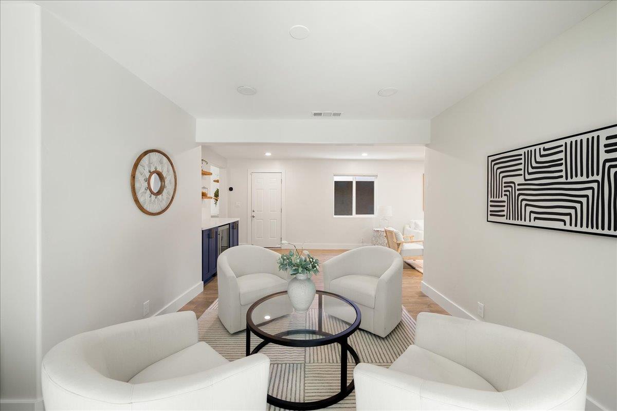 1228 El Encanto Way