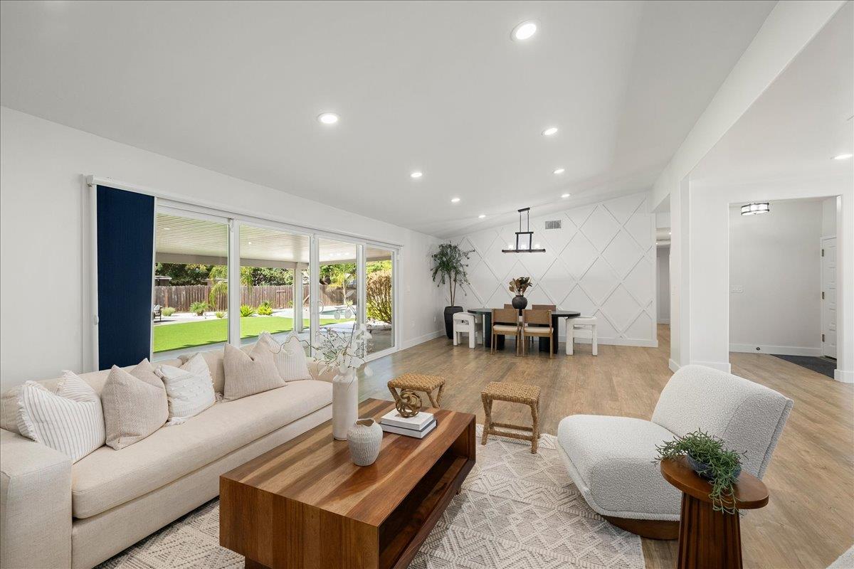 1228 El Encanto Way