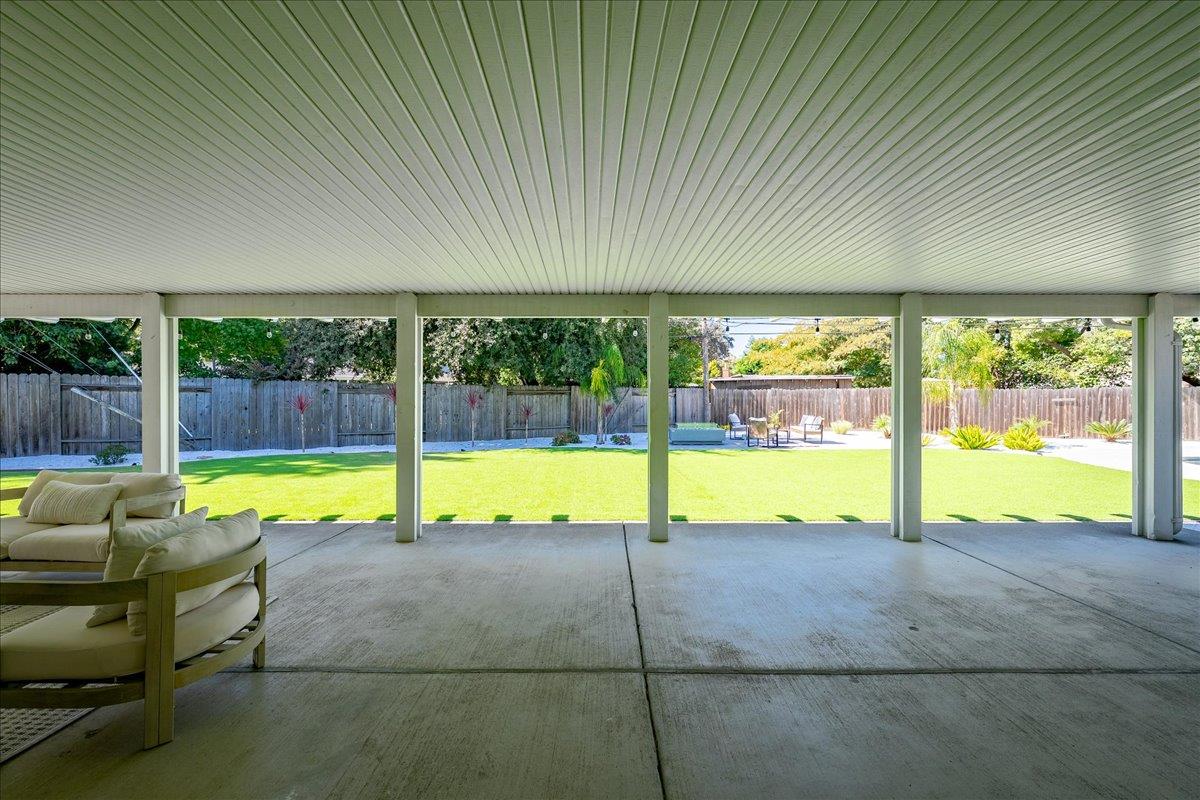 1228 El Encanto Way