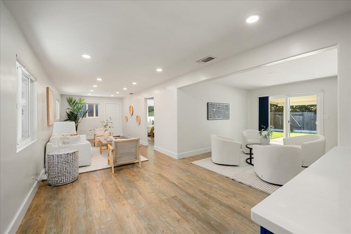 1228 El Encanto Way