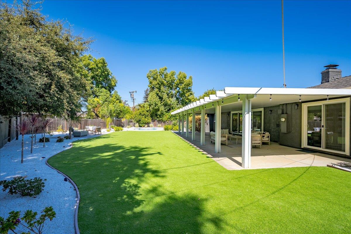 1228 El Encanto Way