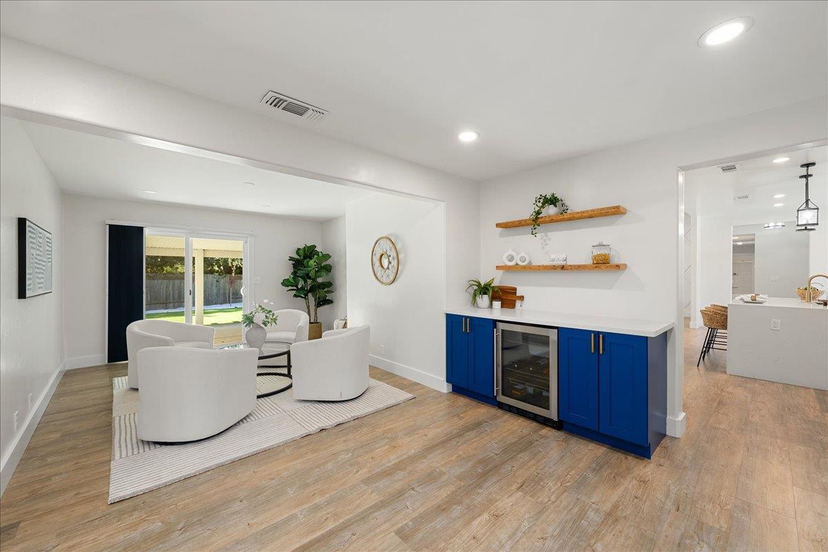 1228 El Encanto Way