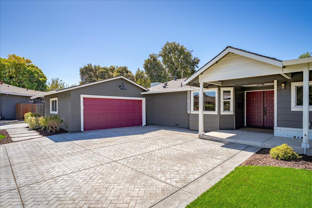 1228 El Encanto Way