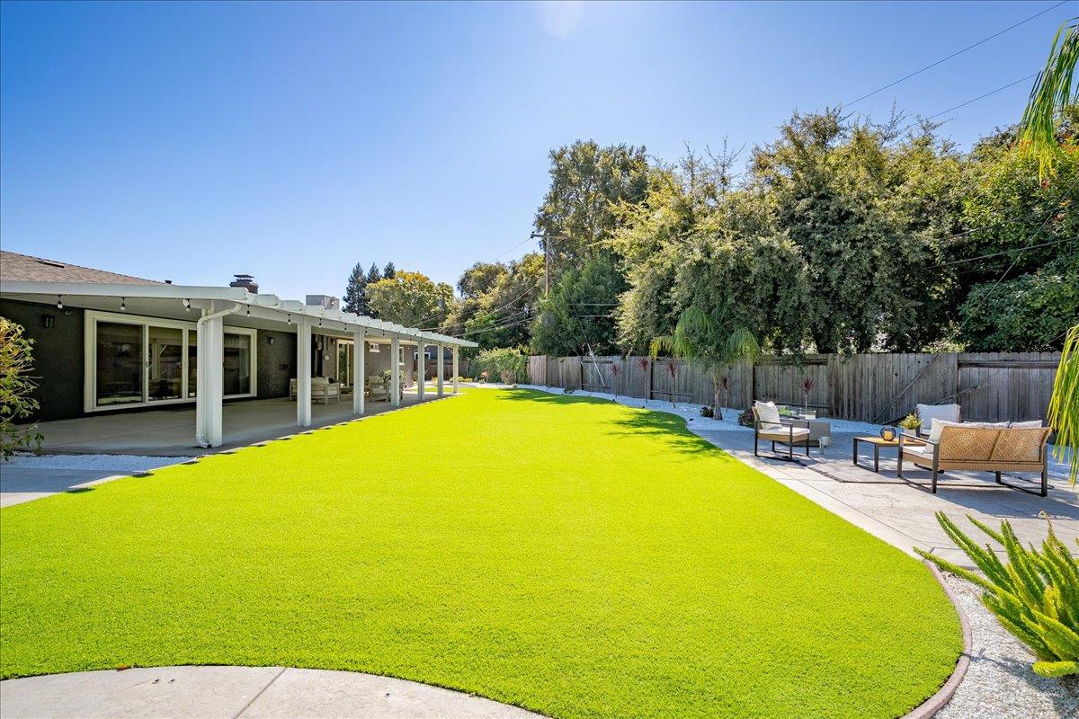 1228 El Encanto Way