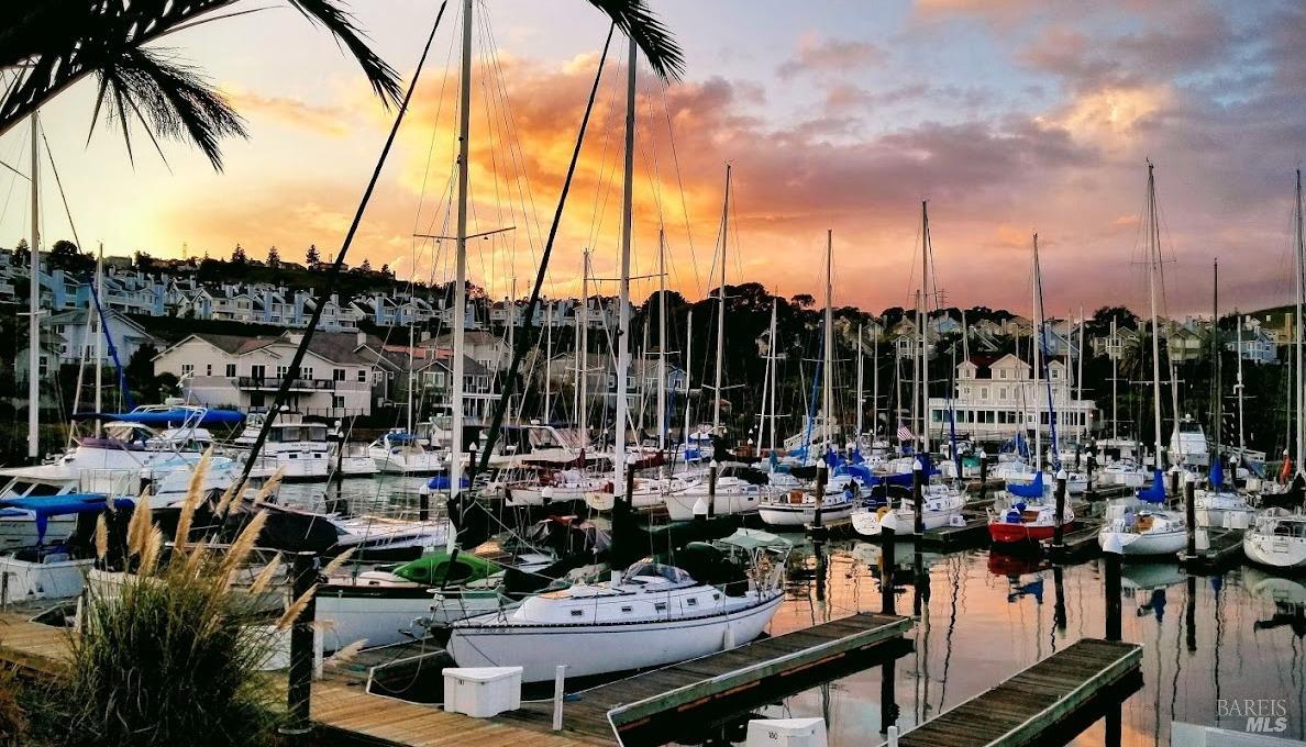 2012 Glen Cove Marina Road E